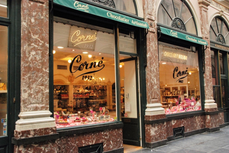 chocolaterie-CHATEAUVIEUX-min_chocolate_chocolaterie_shop_luxury_chic_gallery_brussels_belgium-558146